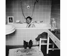 Lee Miller in Hitler's bathtup